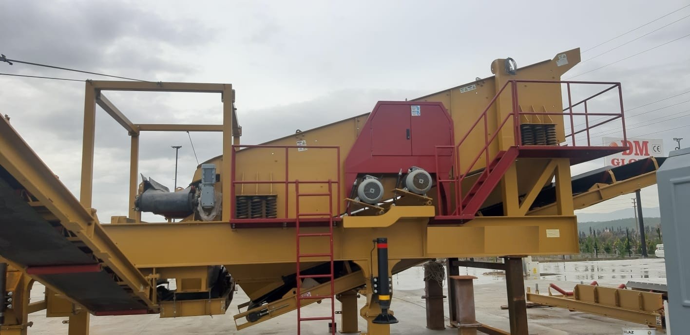 Working principle of mobile crushing and screening plants