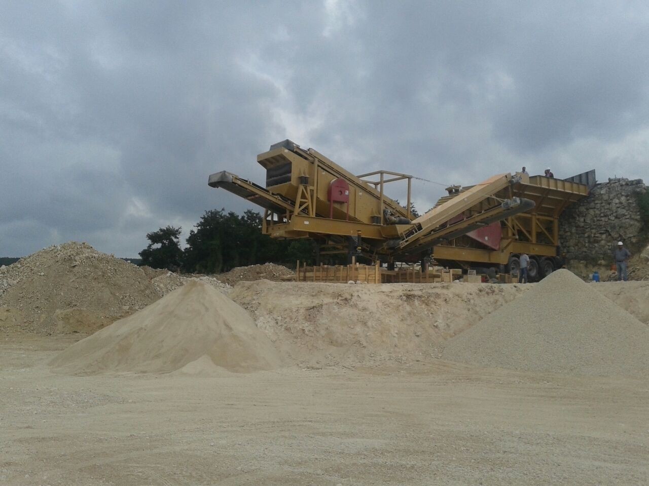 Mobile Crushing Screening Plant-Closed Circuit Mobile Crusher