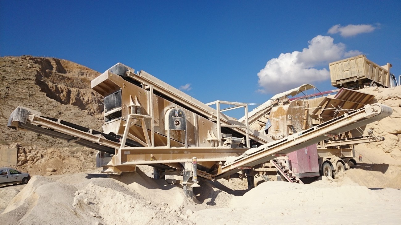 Mobile Basalt-Granite Crushing and Screening Plant
