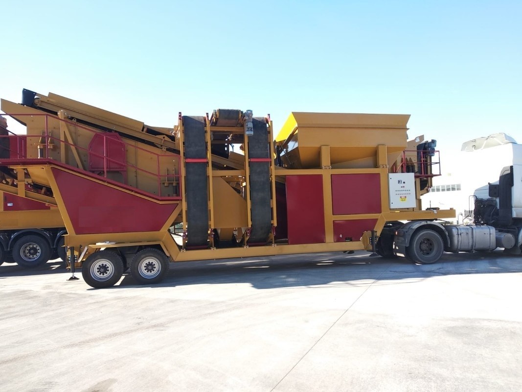 Portable Crushing and Screening Plant-Mobile Crusher
