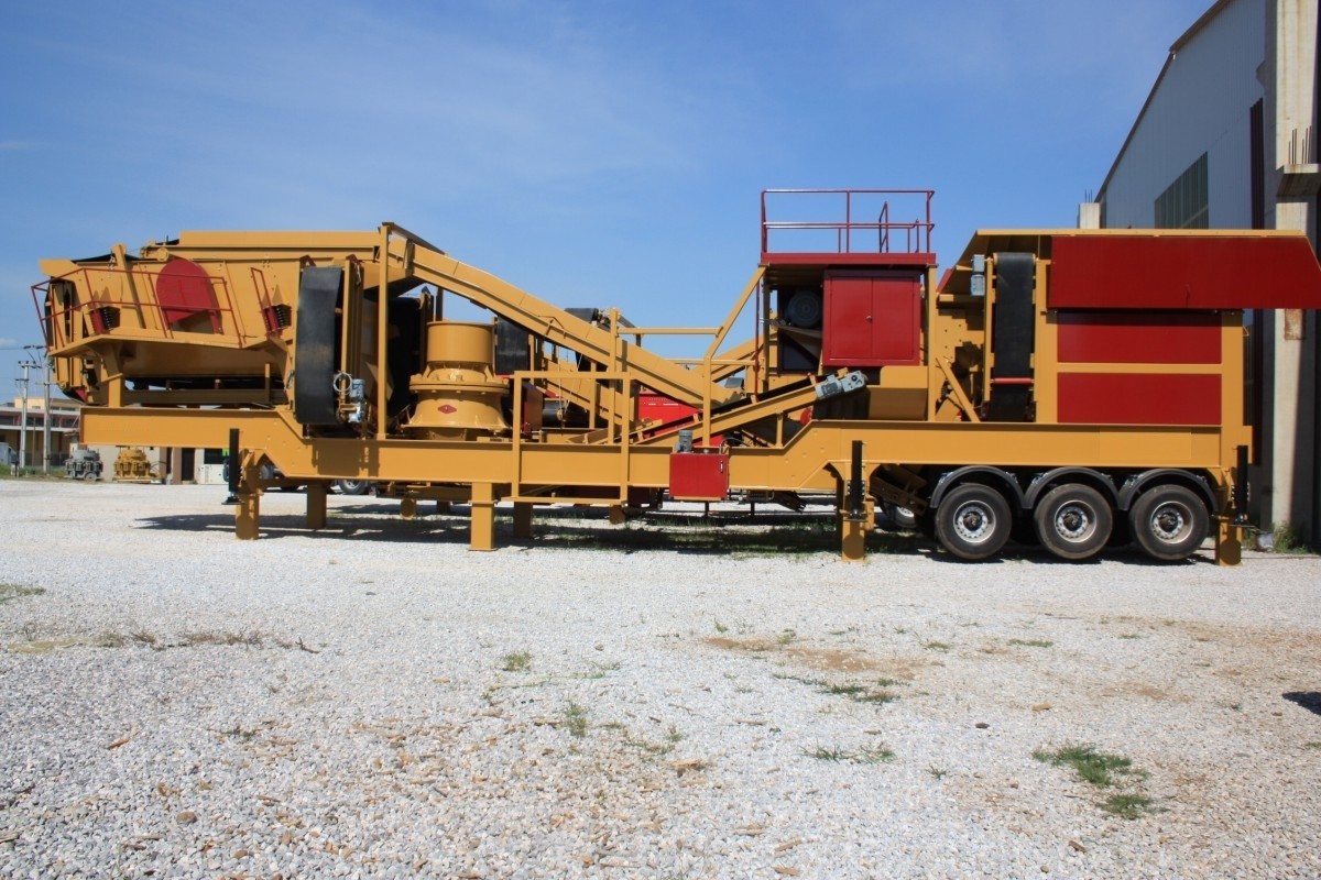 New Generation Portable Stone Crushing and Screening Plant Production